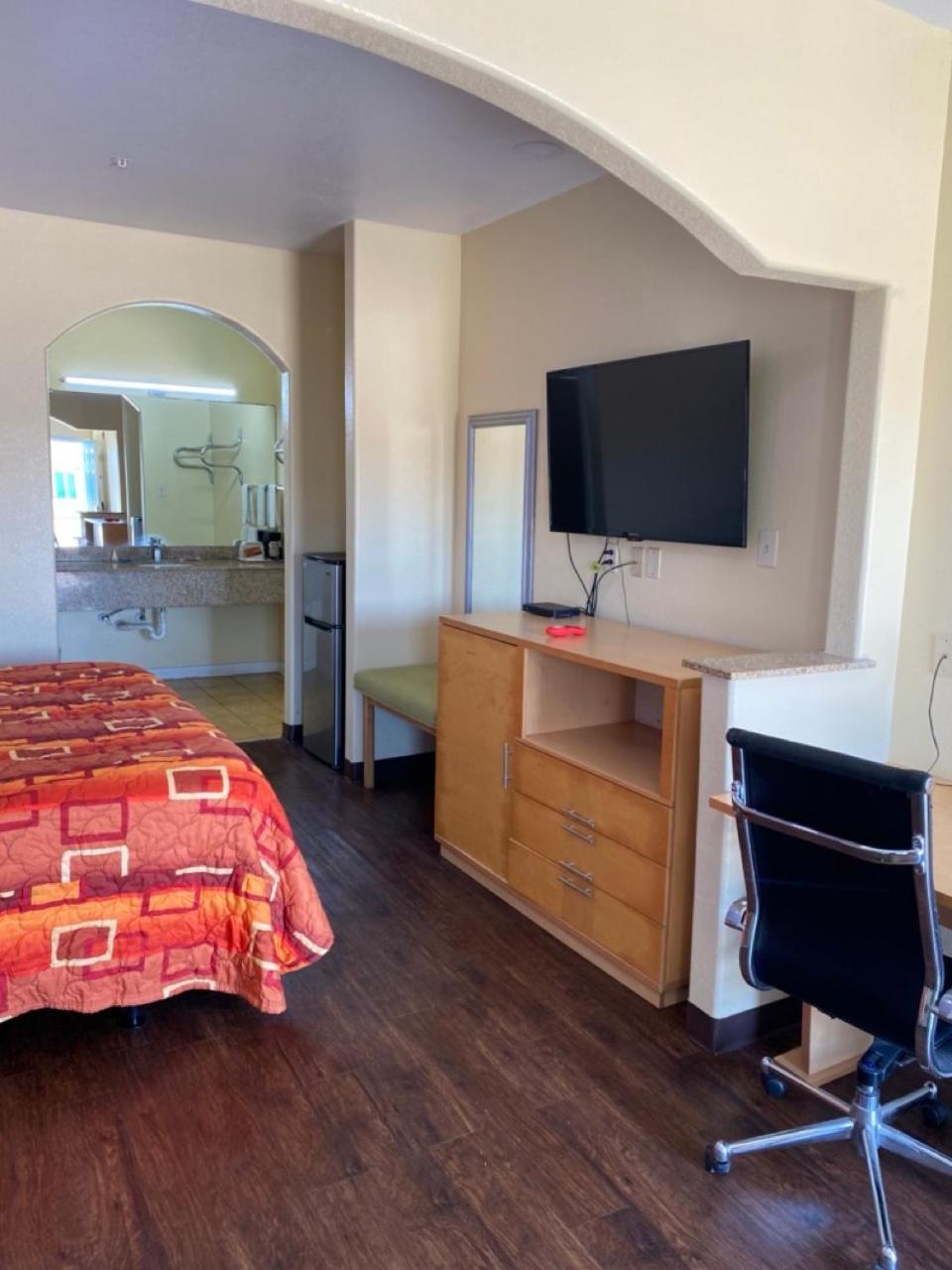 Relax Inn & Suites 安格尔顿 外观 照片