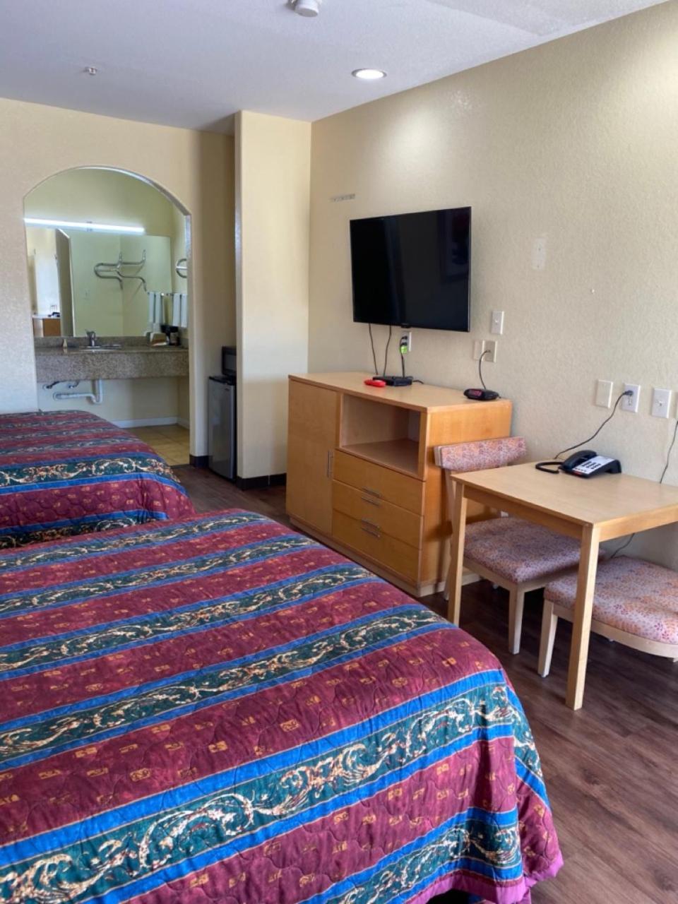 Relax Inn & Suites 安格尔顿 外观 照片